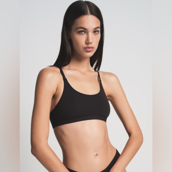 NWT SKIMS Fits Everybody Racerback Bralette Black Size Medium - Picture 2 of 7